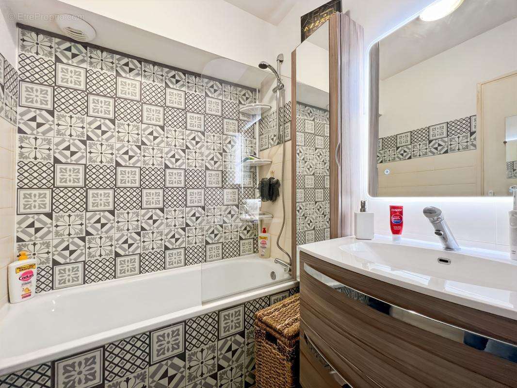 Appartement à LIVRON-SUR-DROME