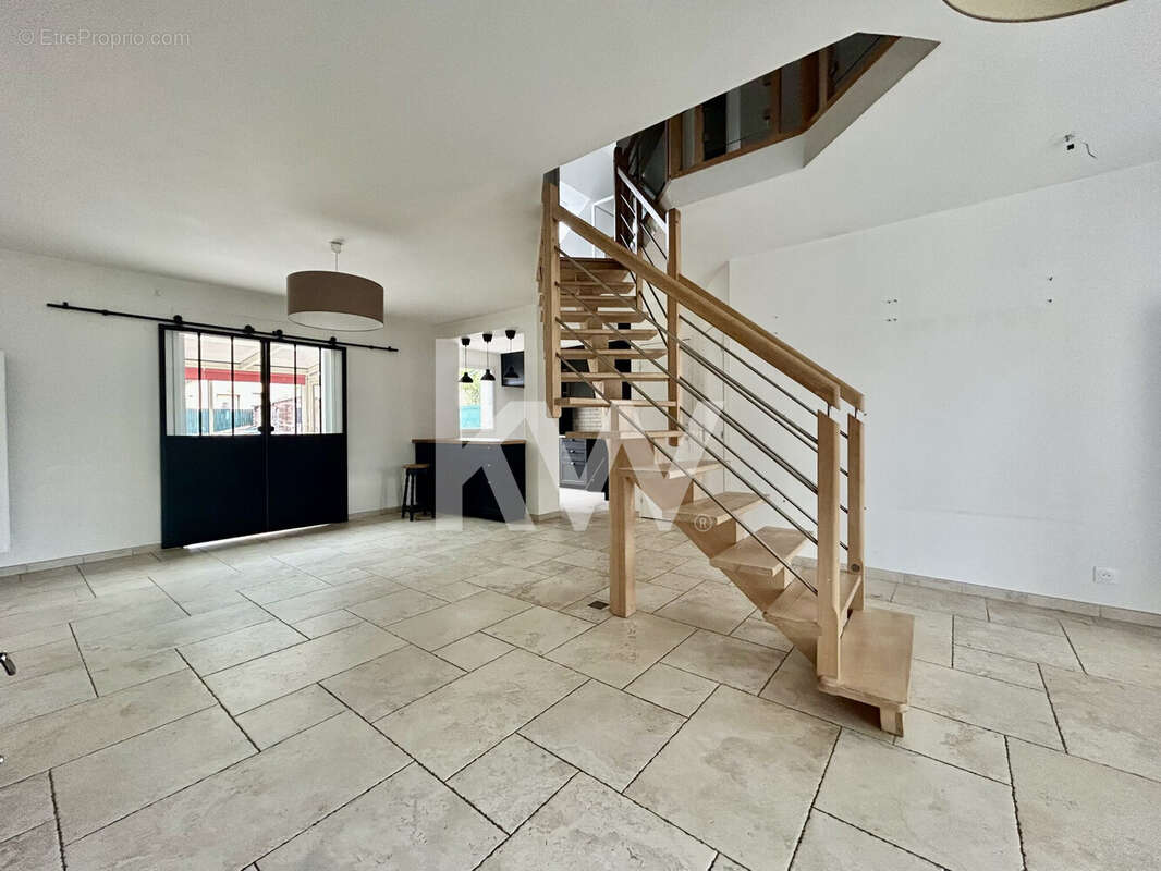 Maison 117 m² à Saint-Denis-En-Val  - photo 5