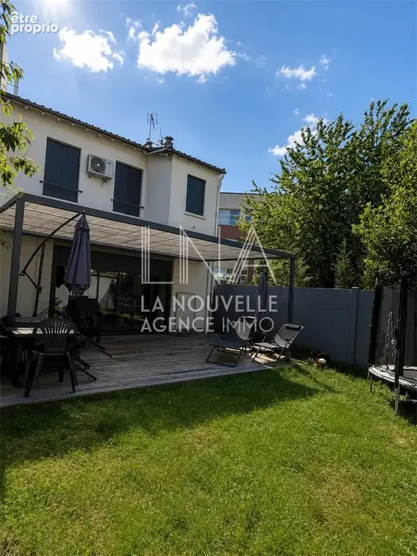 Coup de cœur-Maison 100m² Place Carnot - photo 1