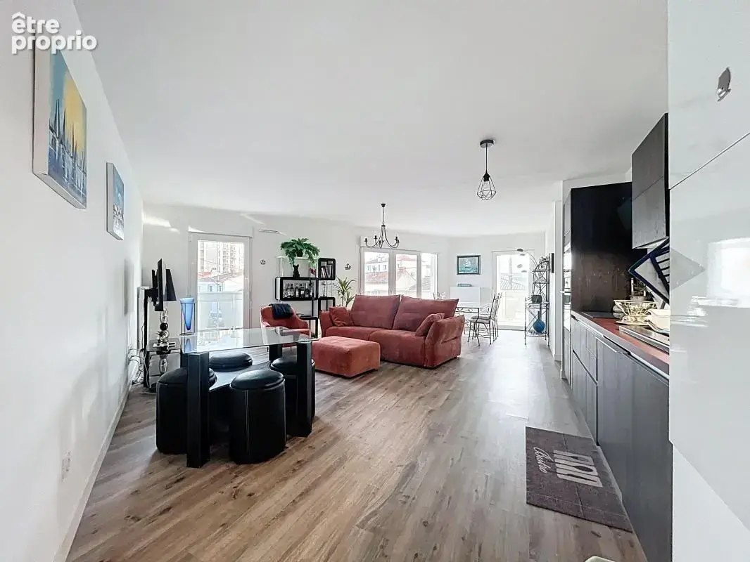 À vendre – Appartement T4 de 102 m² avec terrasse et stationnement sécurisé - photo 3