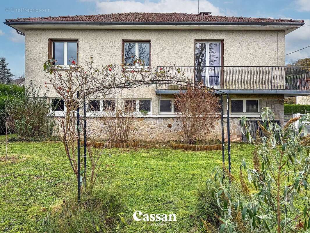Maison à JUSSAC