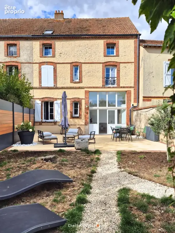 SECTEUR AUNEAU - Maison fin XIXème rénovée avec jardin et dépendance - photo 2