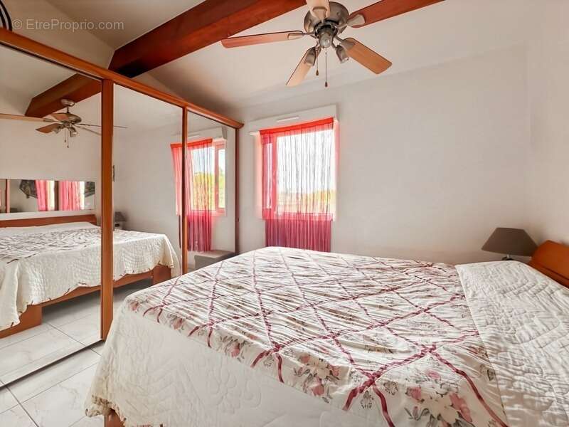 A vendre CARGESE - proche de la plage - Maison de 2 chambres et 1 bureau - Jacuzzi - photo 5