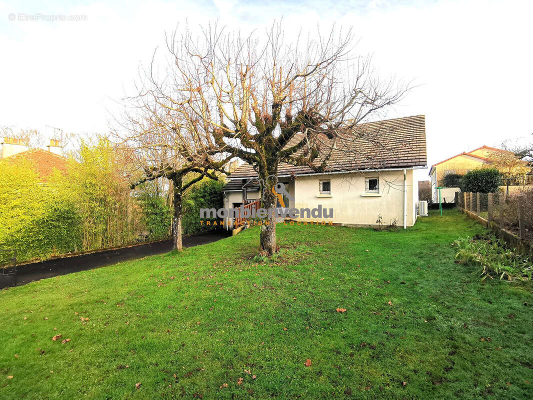 Maison à LAFEUILLADE-EN-VEZIE