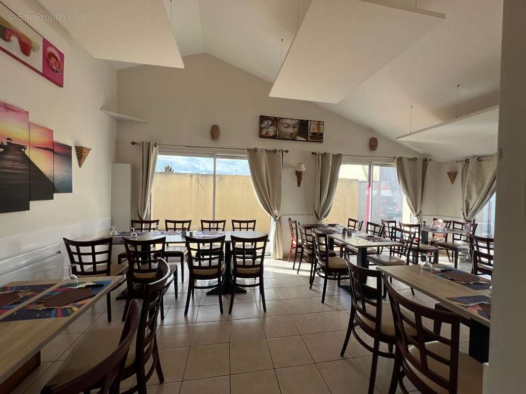 Commerce à SAINT-CHRISTOPHE-DU-BOIS