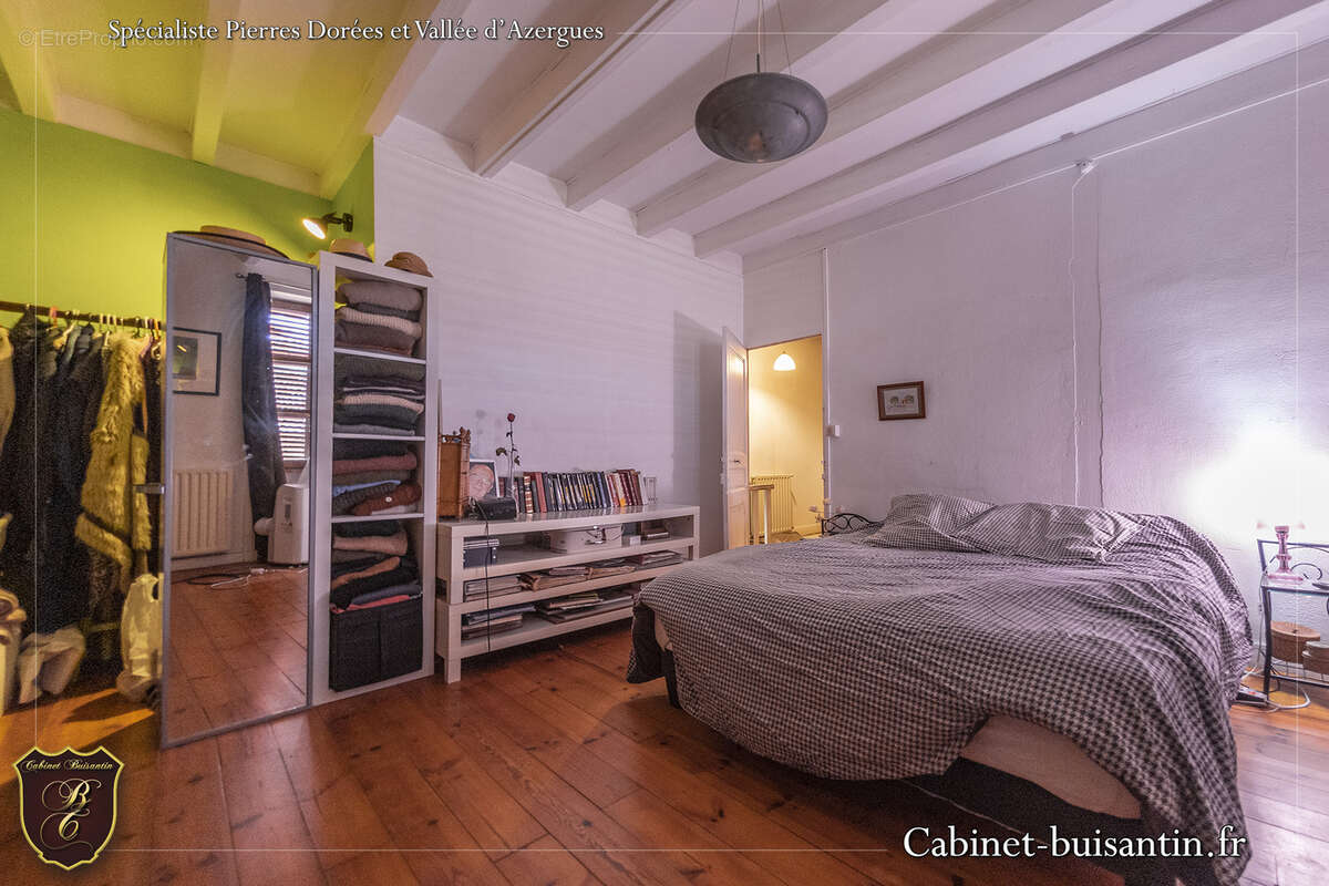 Maison en pierre de caractère : alliance du charme et du potentiel - photo 11