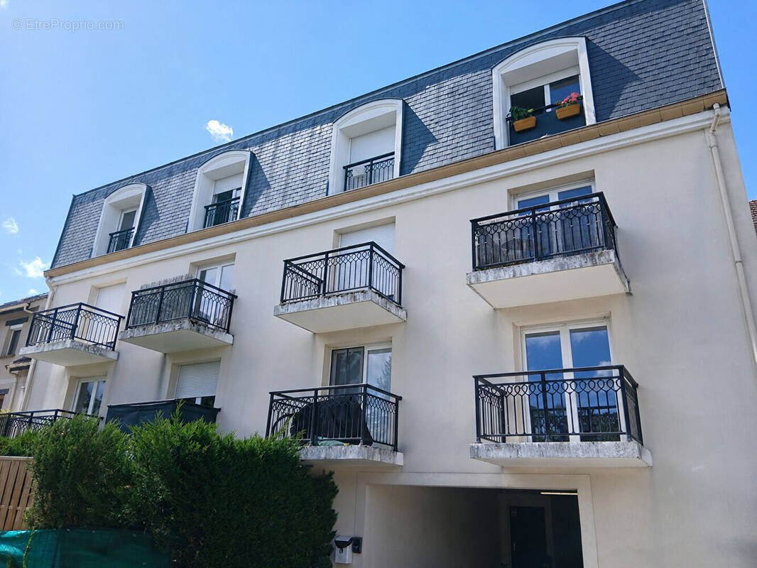 Appartement à PONTAULT-COMBAULT