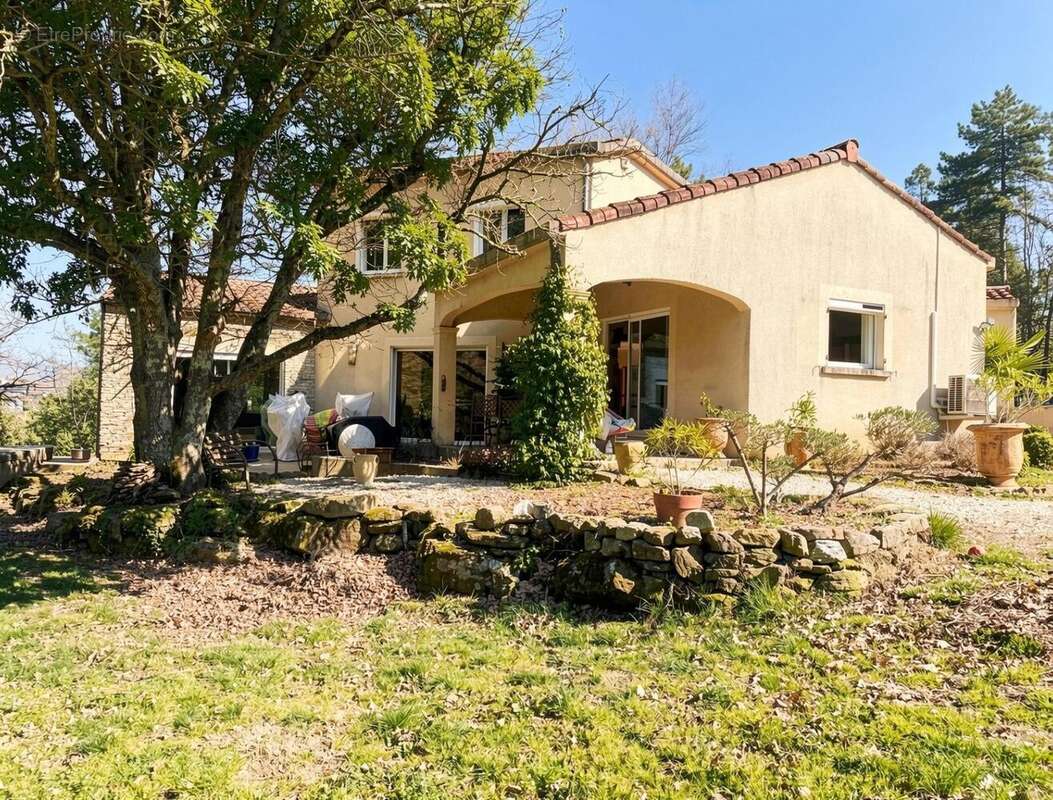   - Maison à AUBENAS