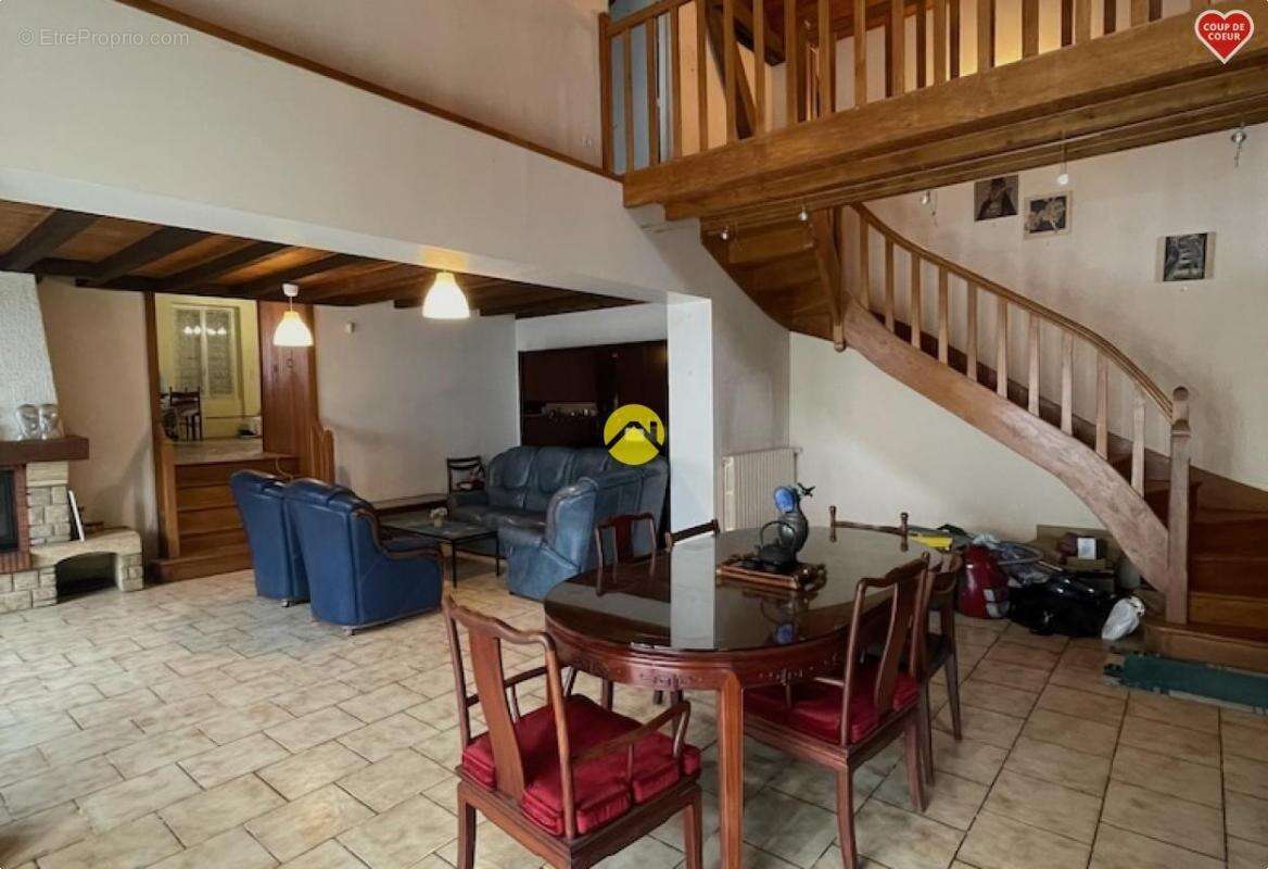 Maison à LE CHATELET