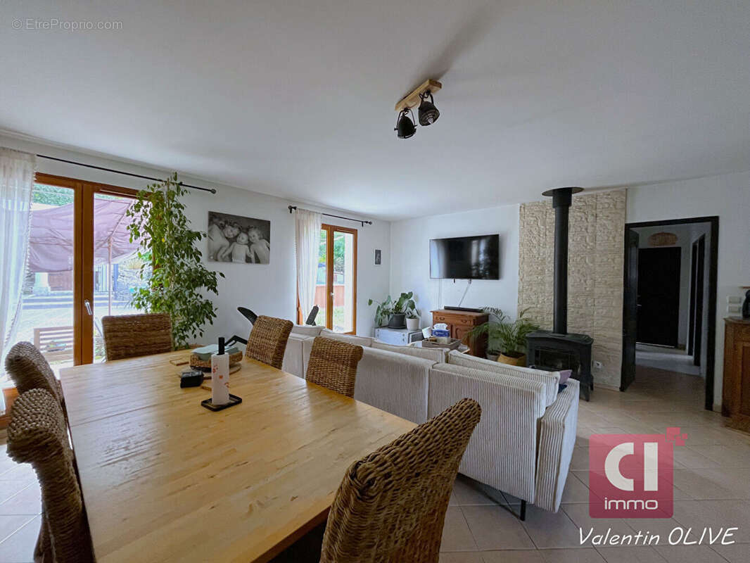 Maison plain-pied Type 7 de 135m² à Mazaugues - photo 6