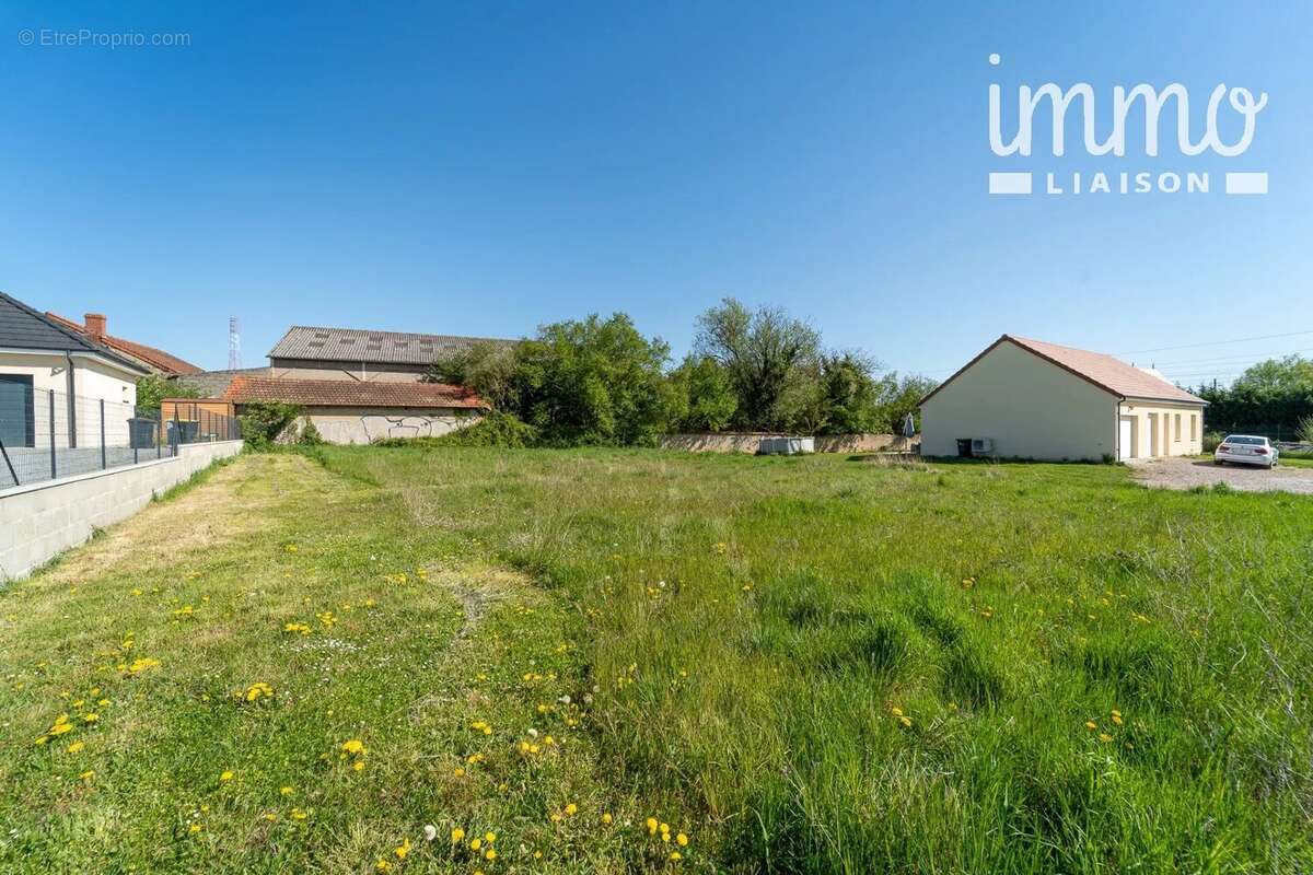 Terrain à FOURCHAMBAULT