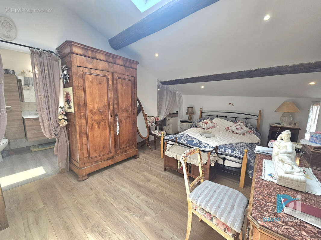 Maison de village avec garage et T2 indépendant - photo 4