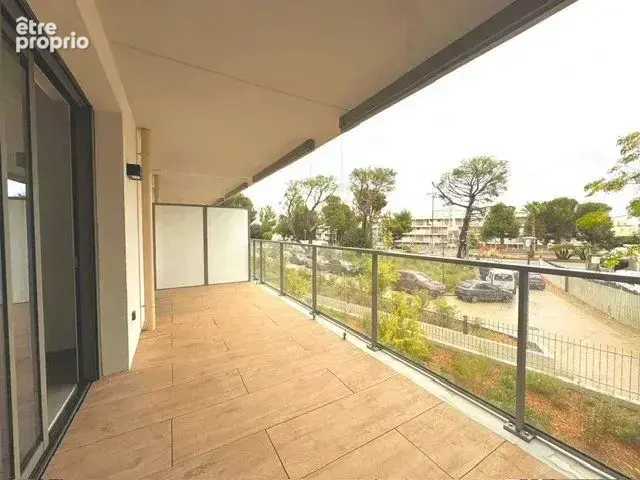 Appartement à SAINT-LAURENT-DU-VAR