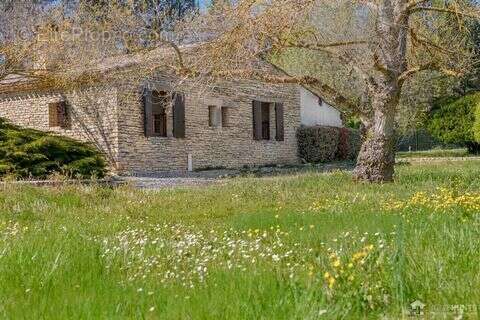 Maison à GORDES