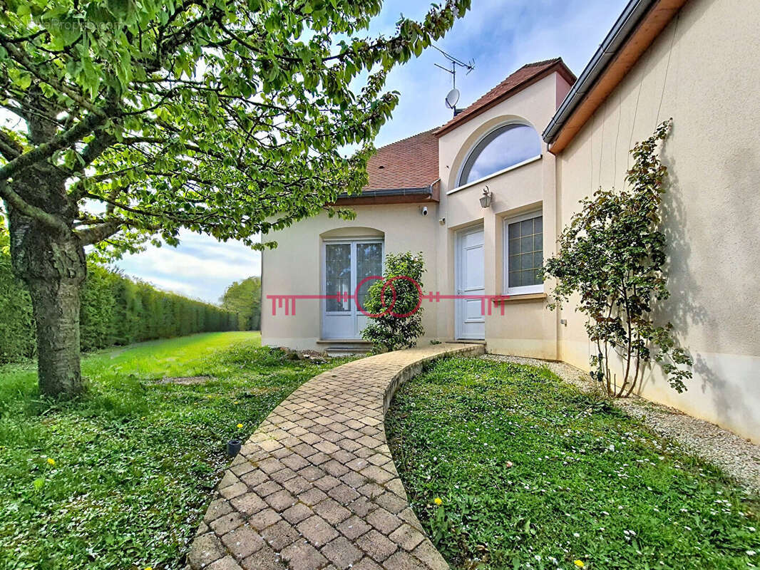 Maison à GUEUX