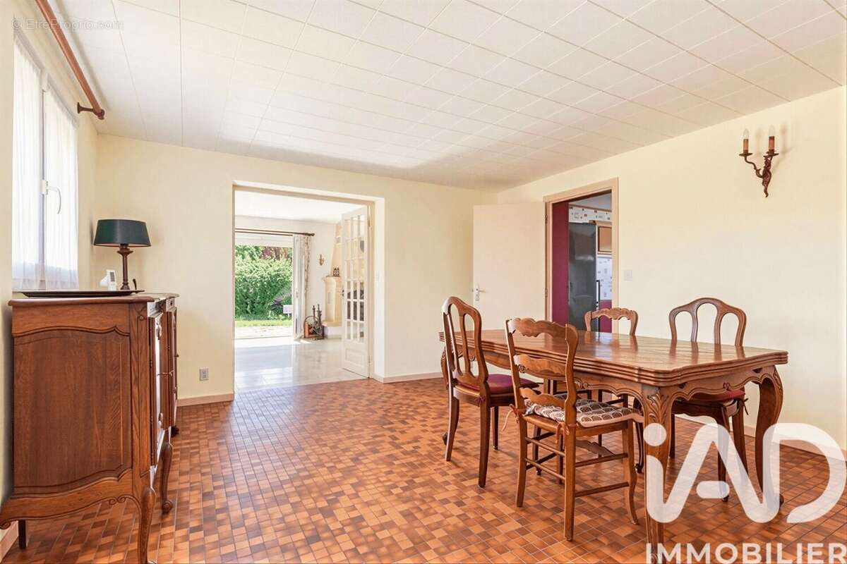 Maison 198 m² à Bron  - photo 5