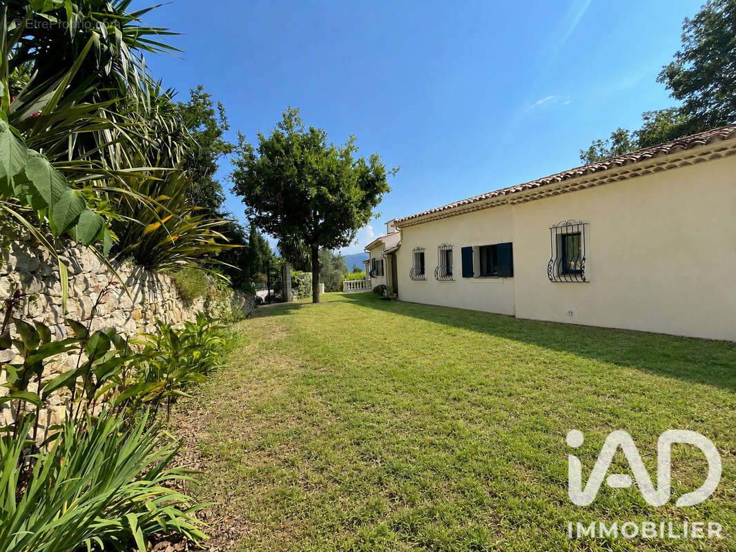 Photo 5 - Maison à LE BROC