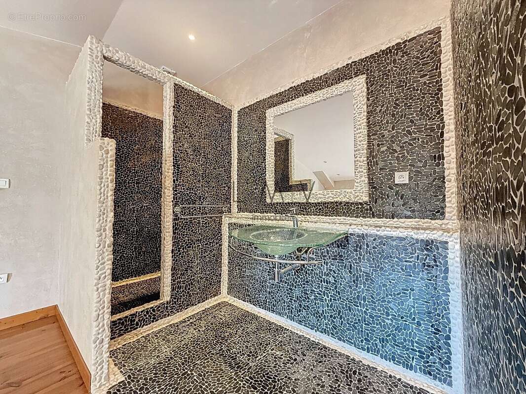 Maison à L&#039;ISLE-SUR-LA-SORGUE