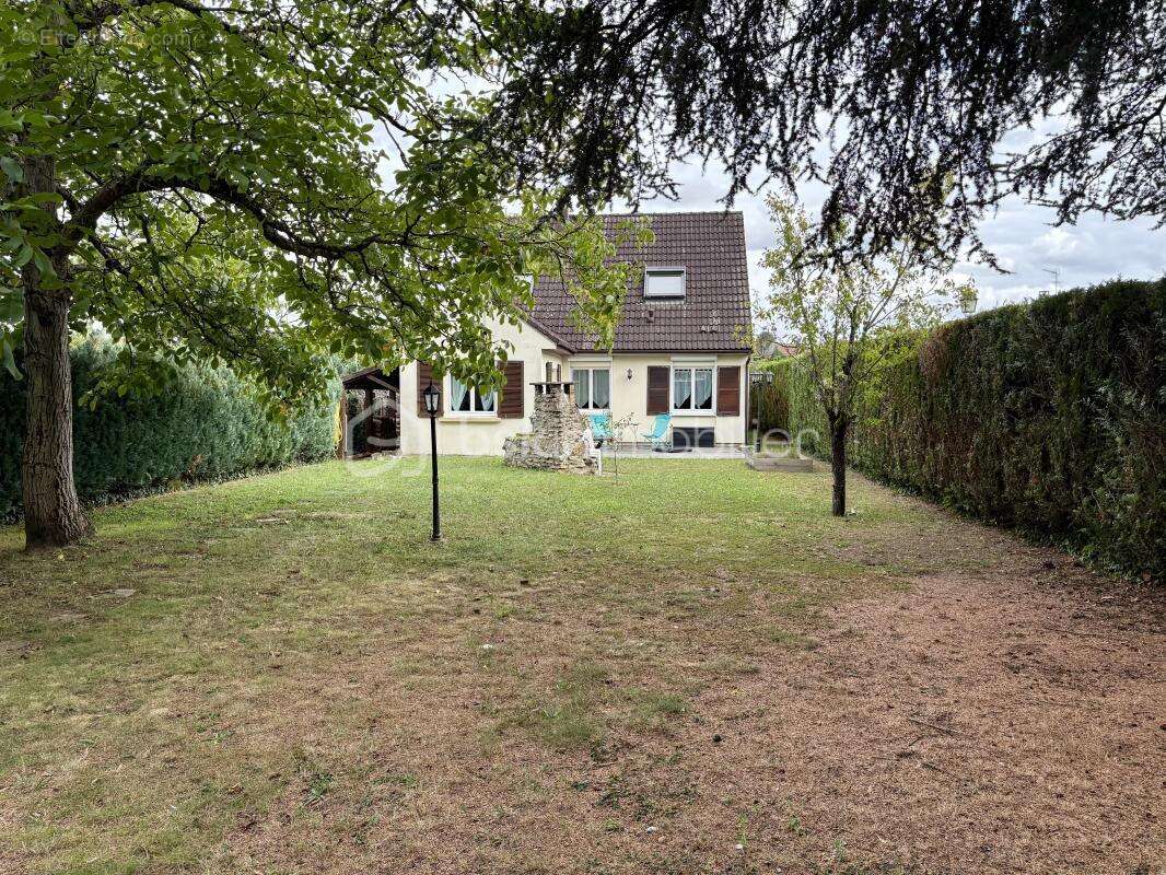 Maison à CERNY