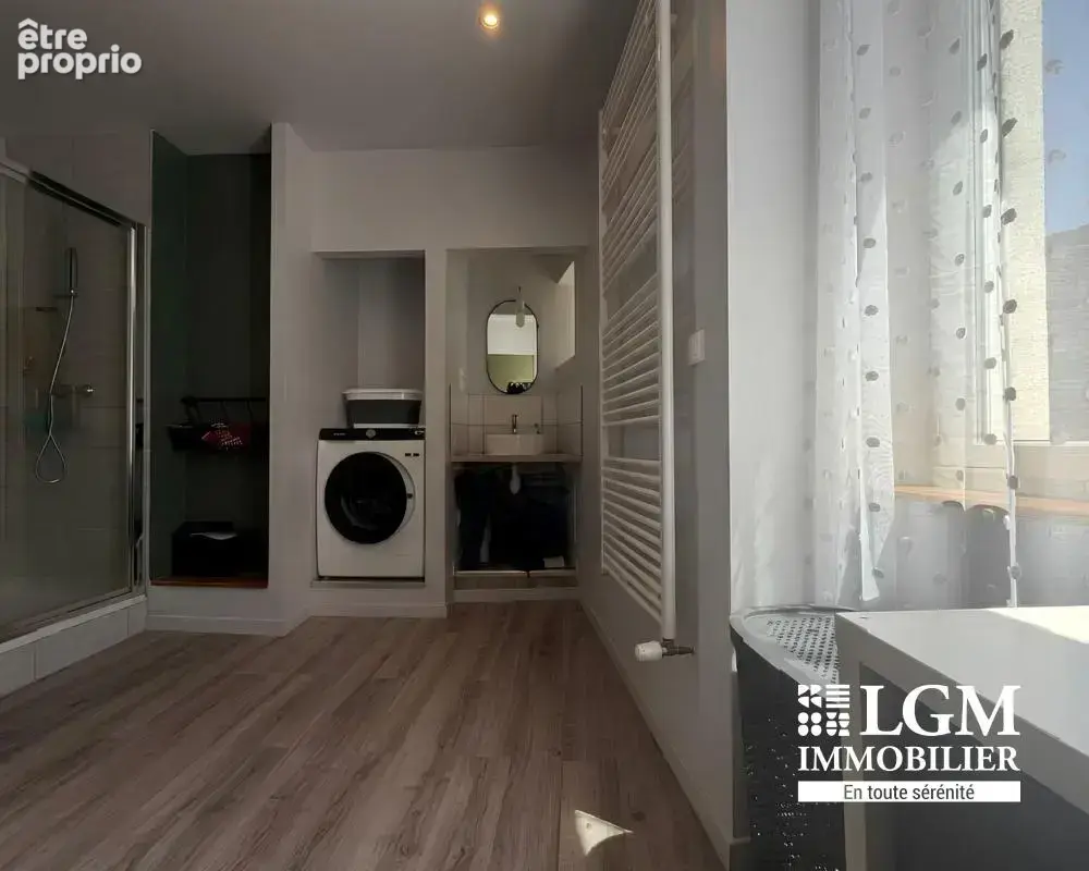63730 LES MARTRES-DE-VEYRE, maison de bourg entièrement rénovée – 71 m², 3 pièces – - photo 5