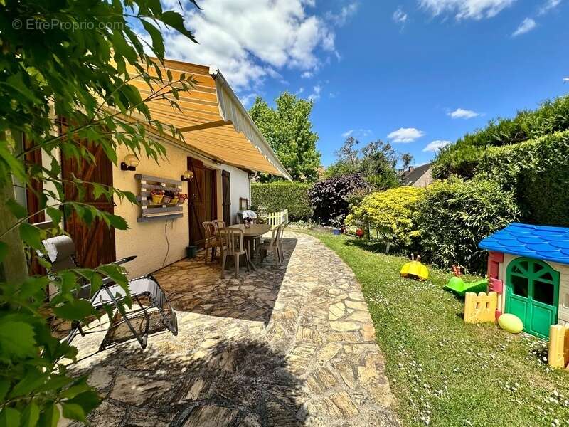 Maison à BURES-SUR-YVETTE