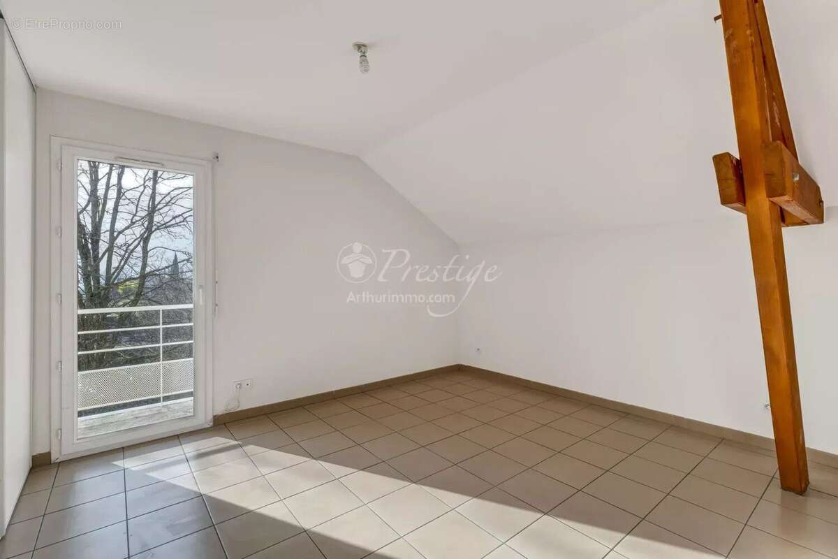 Maison à BRISON-SAINT-INNOCENT