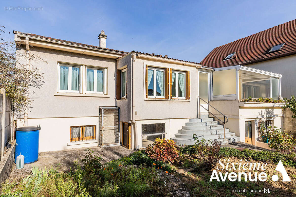 Maison à PARAY-VIEILLE-POSTE