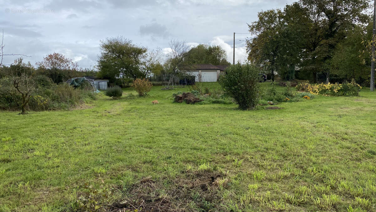 Maison à MONTOURNAIS