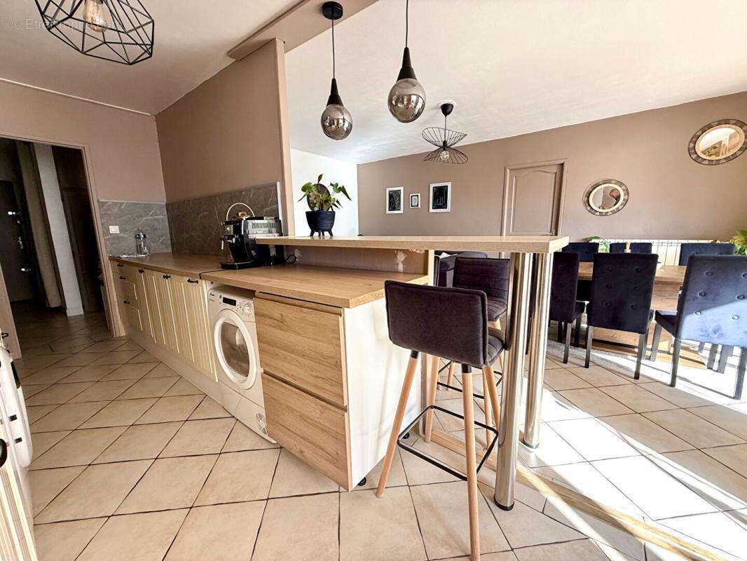 Appartement à VITROLLES