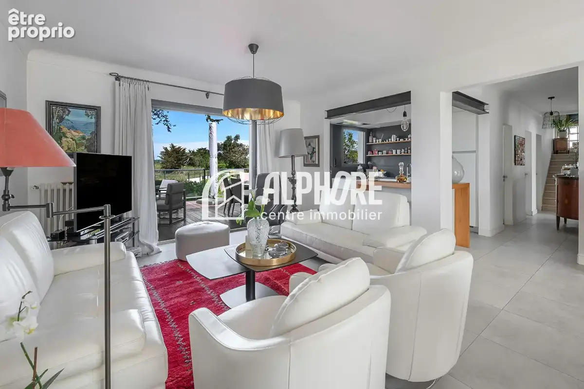 Alphore - Le Pouliguen - Maison 6 pièces - 180 m² habitables - Terrain 750 m² - Terrasse  sur pilotis - Sous-sol - Ascenseur. - photo 2
