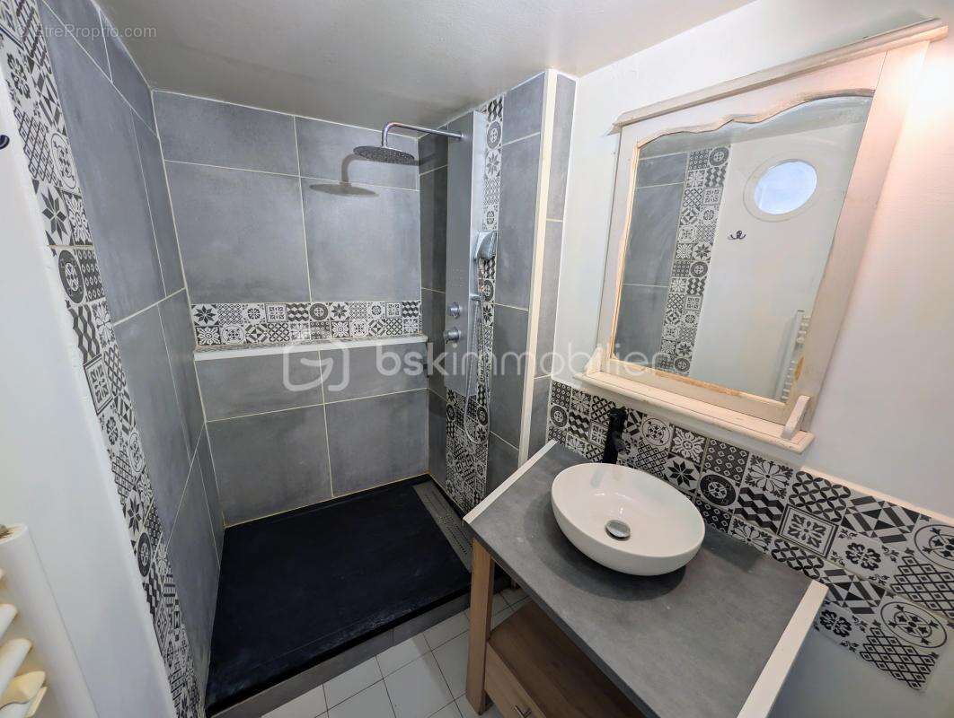 Appartement à QUINCY-VOISINS