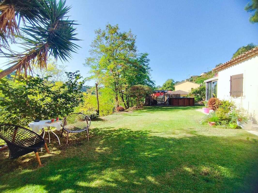   - Maison à COLOMARS