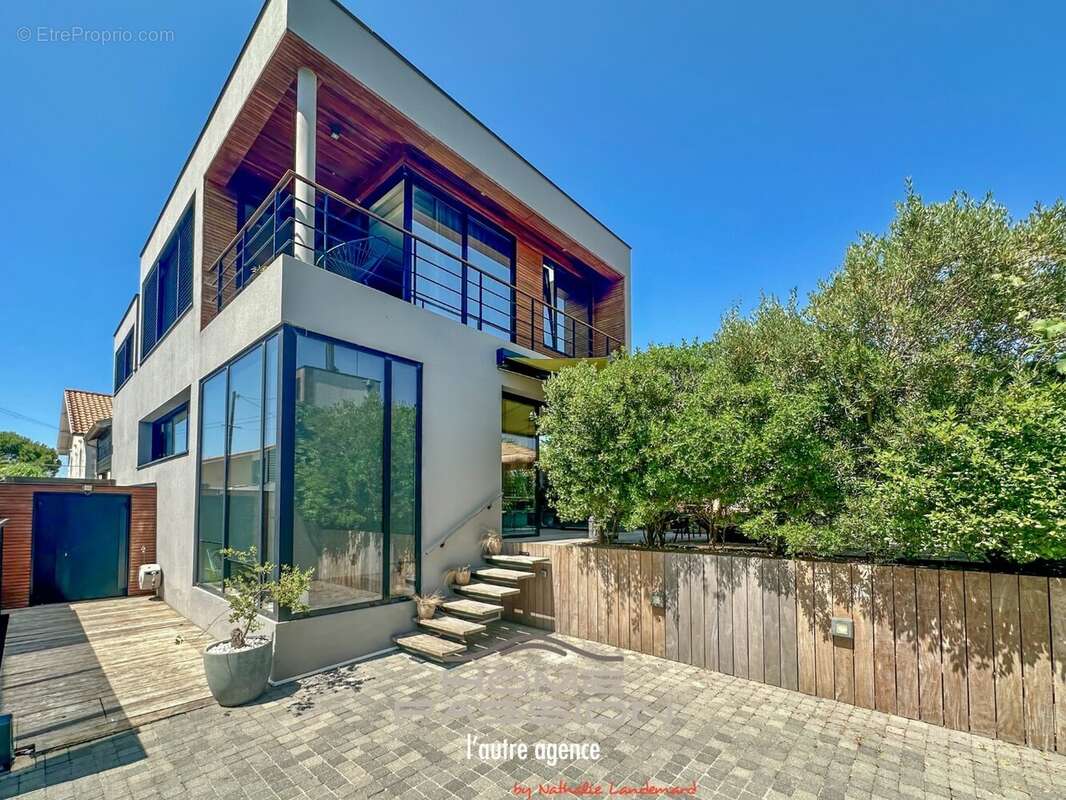 Maison à VAUX-SUR-MER