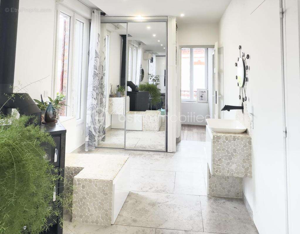  Maison de caractère – 160 m² rénovés avec goût – Centre historique de Nemours - photo 3