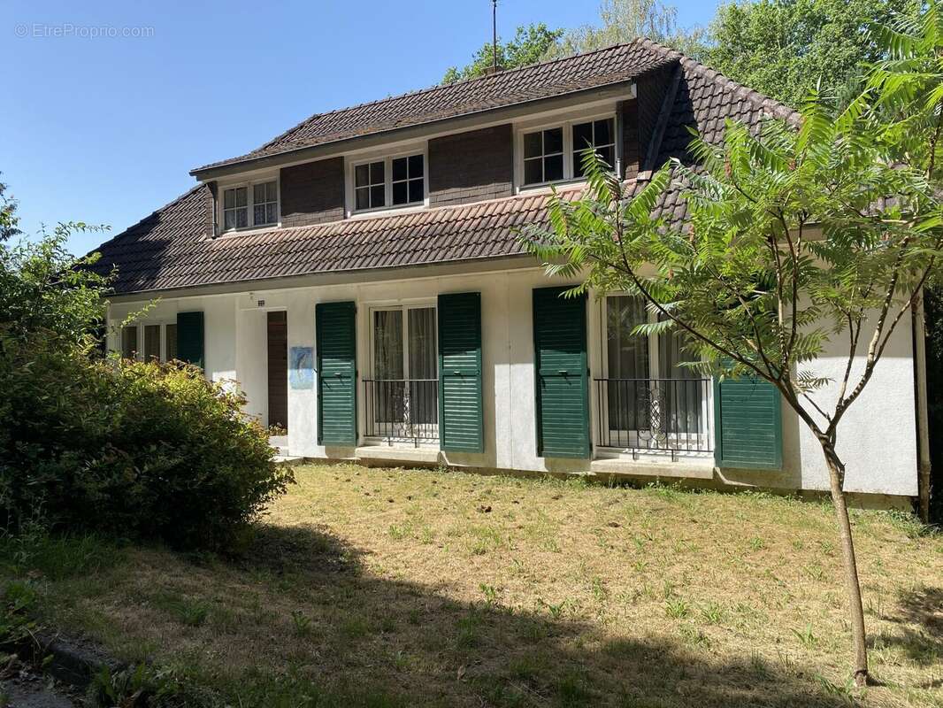 Maison à EYMOUTIERS
