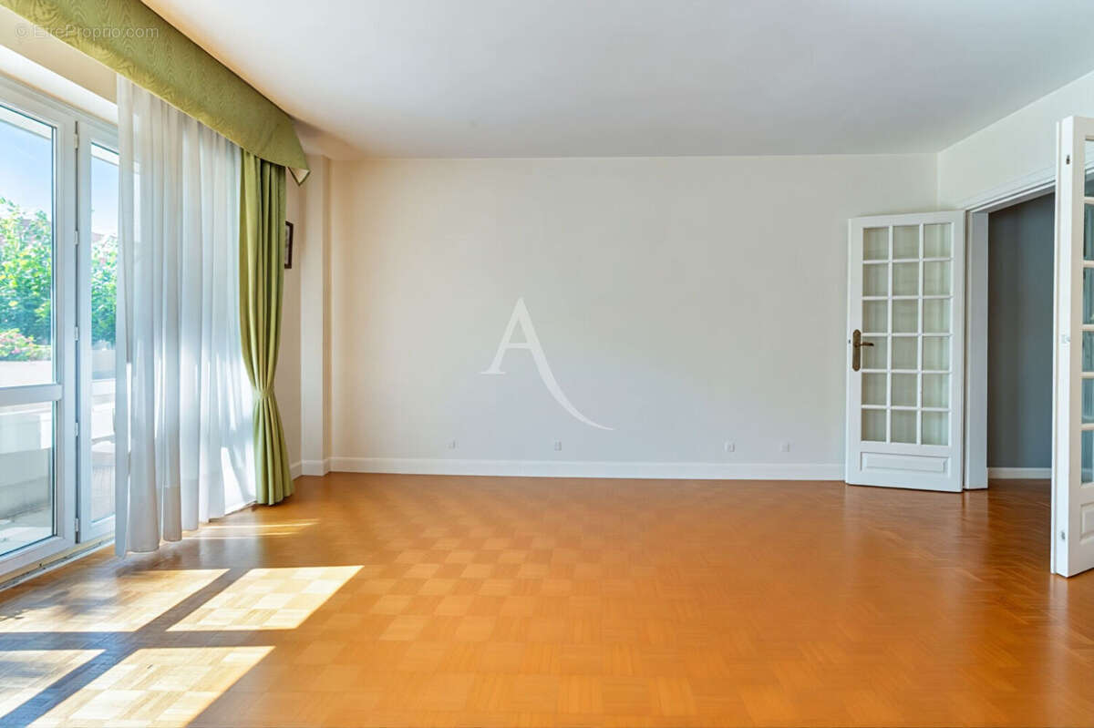 Appartement à IVRY-SUR-SEINE