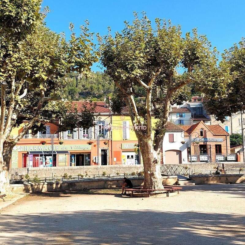 Appartement à AURIOL