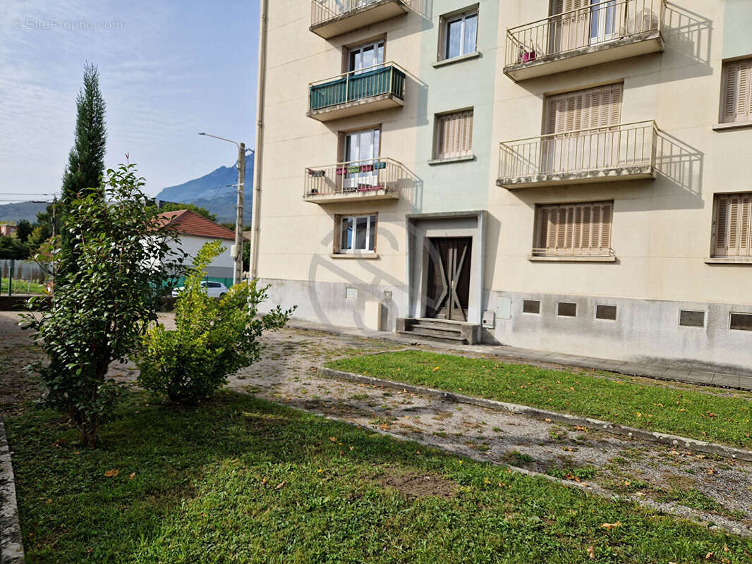 Appartement à FONTAINE