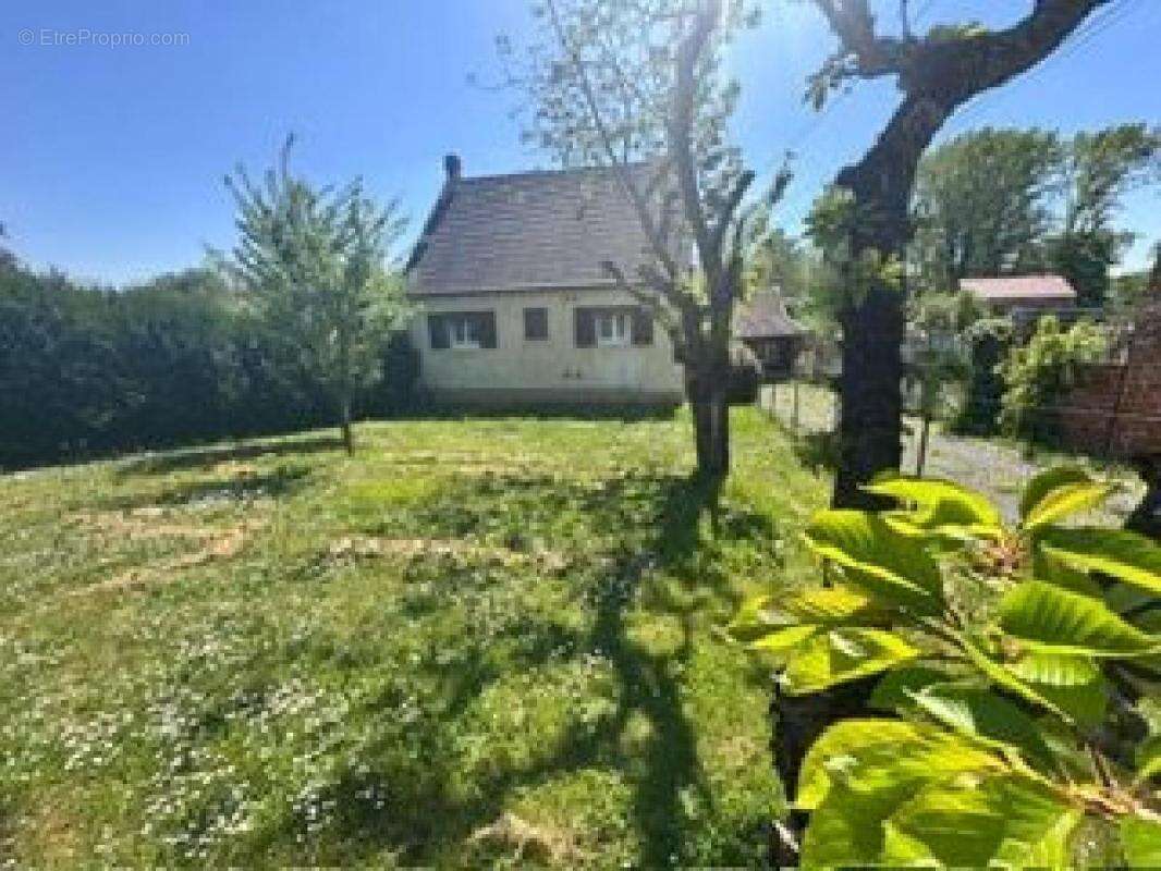 Maison à OULCHY-LE-CHATEAU