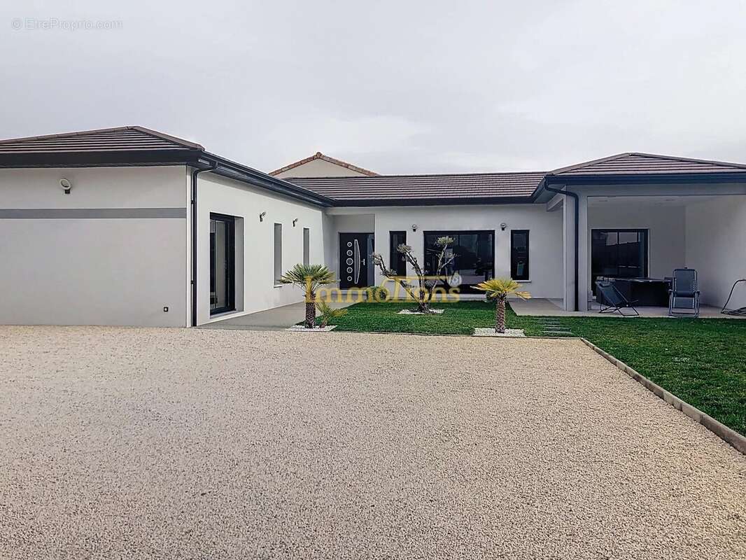 Maison à SAINT-LATTIER