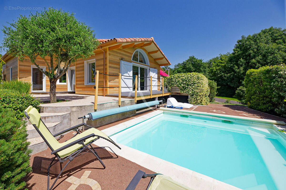 Maison à SAINT-FLORENT-DES-BOIS