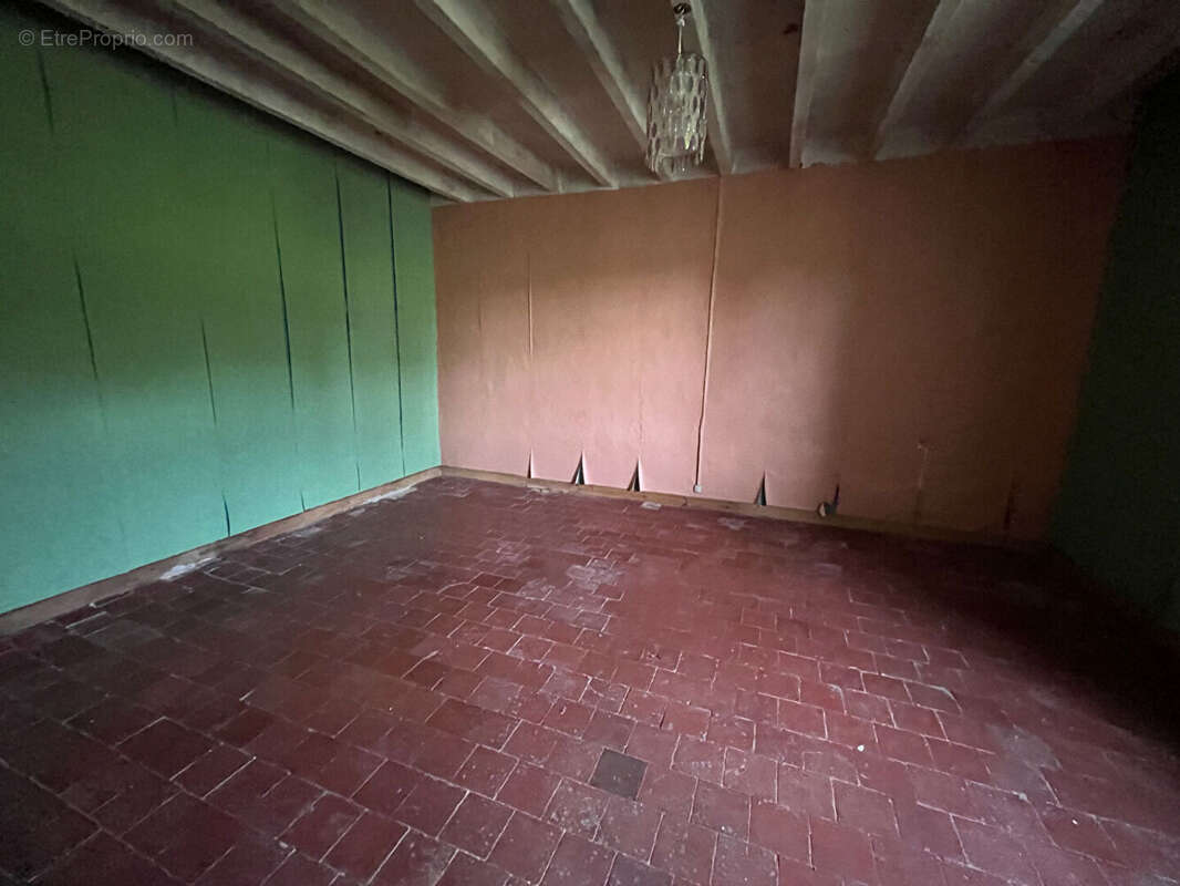 Maison à IVOY-LE-PRE