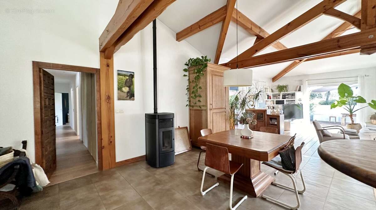 Maison de plage de type t6 de 170 m2 sur un terrain de 1592 m2 - photo 13