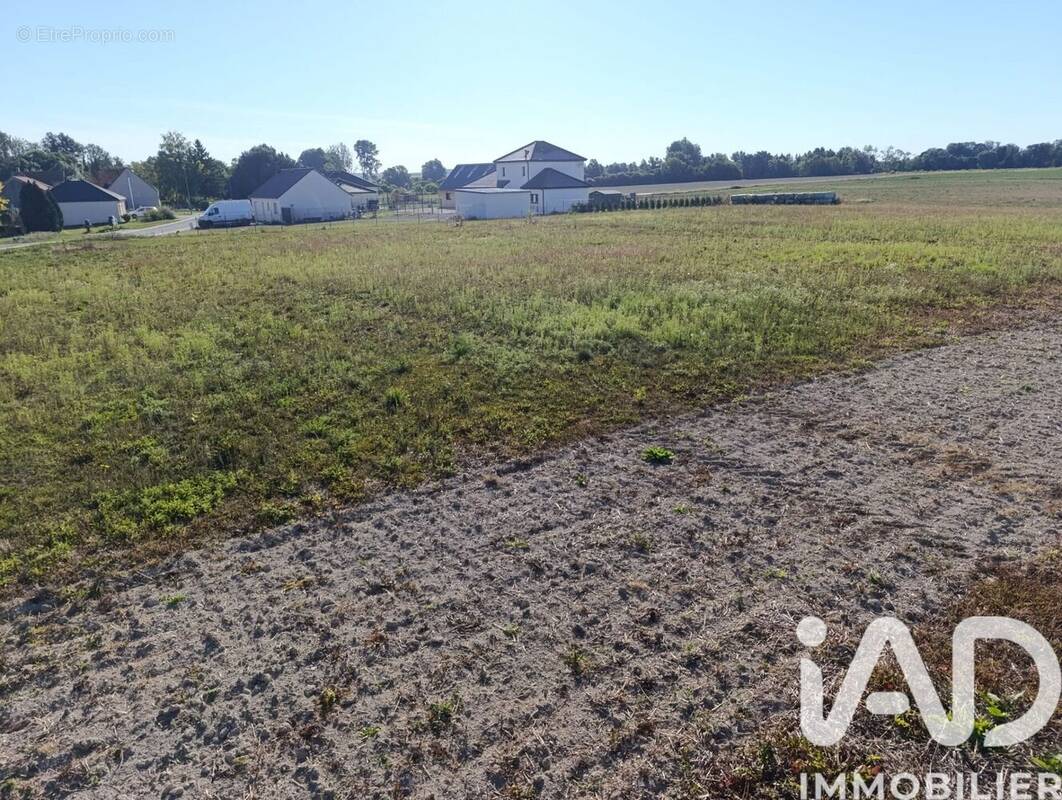 Photo 1 - Terrain à VAUDESINCOURT