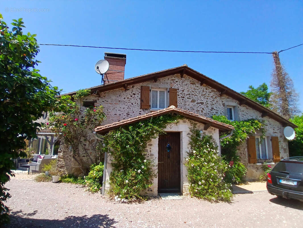 original entrance - Maison à BUSSIERE-BADIL