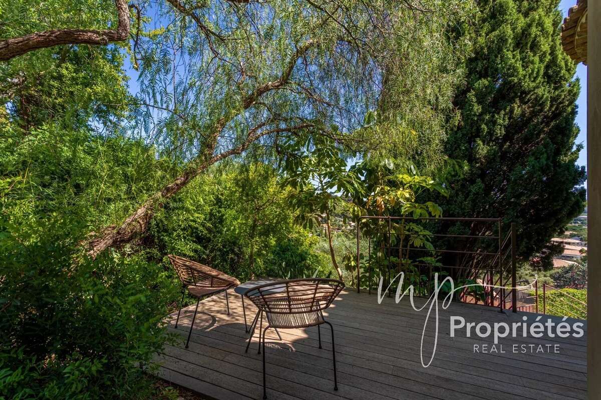 Maison à BORMES-LES-MIMOSAS