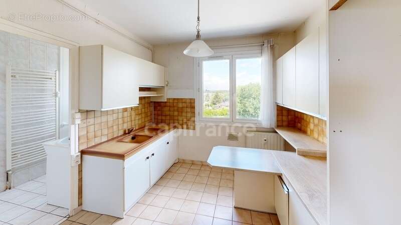 Appartement à RILLIEUX-LA-PAPE