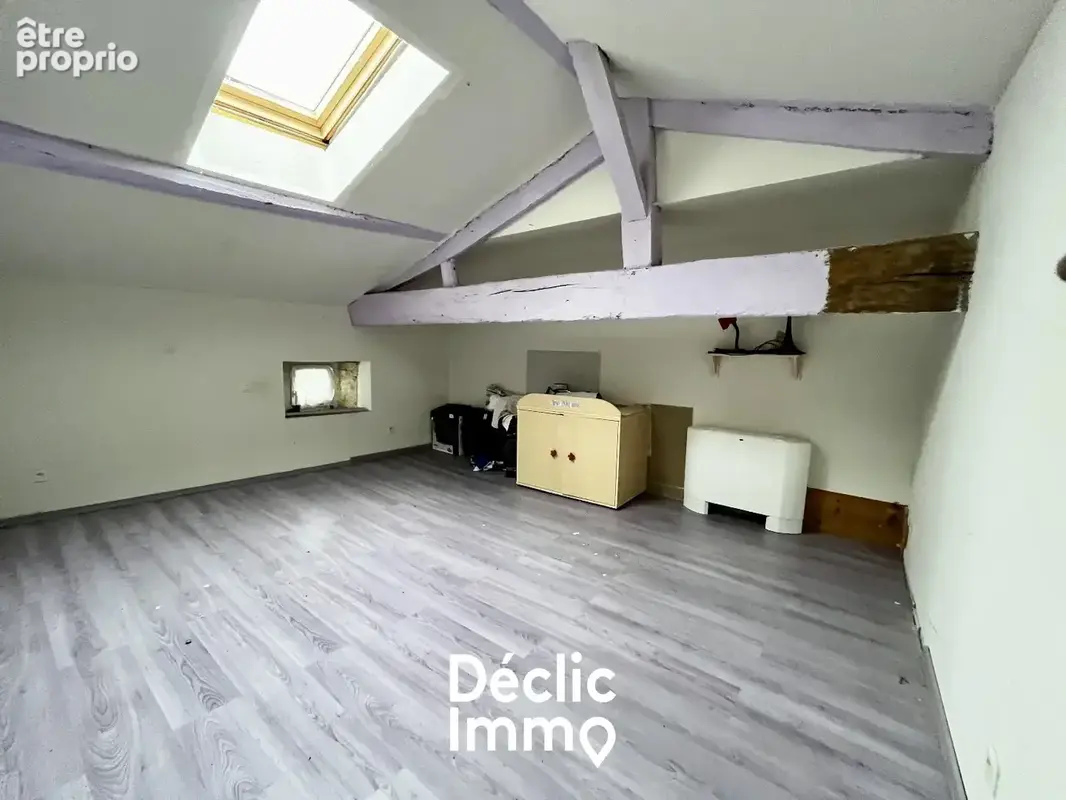 Maison en pierre de 160 m² avec fort potentiel - photo 10