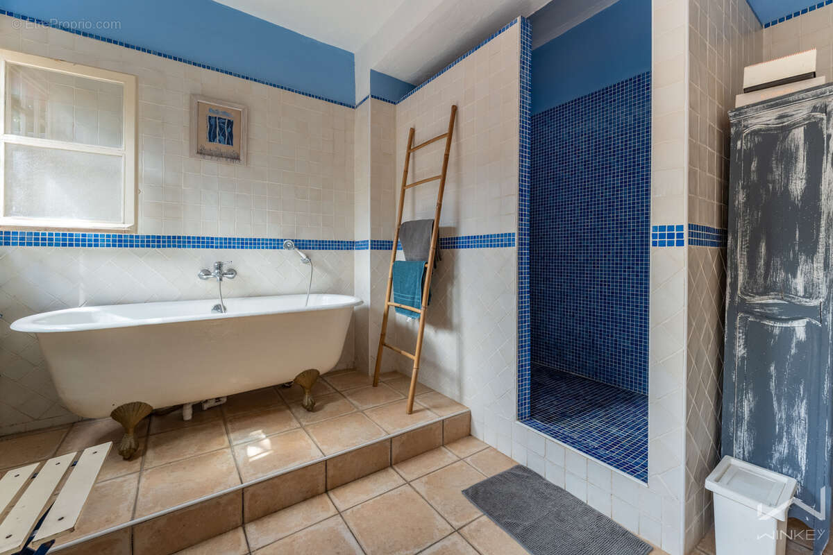 Villa de caractère avec vue océan, piscine et dépendances   Le Tampon - photo 15