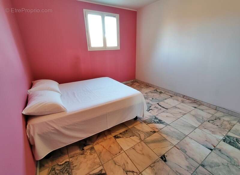 Maison à FEUGAROLLES